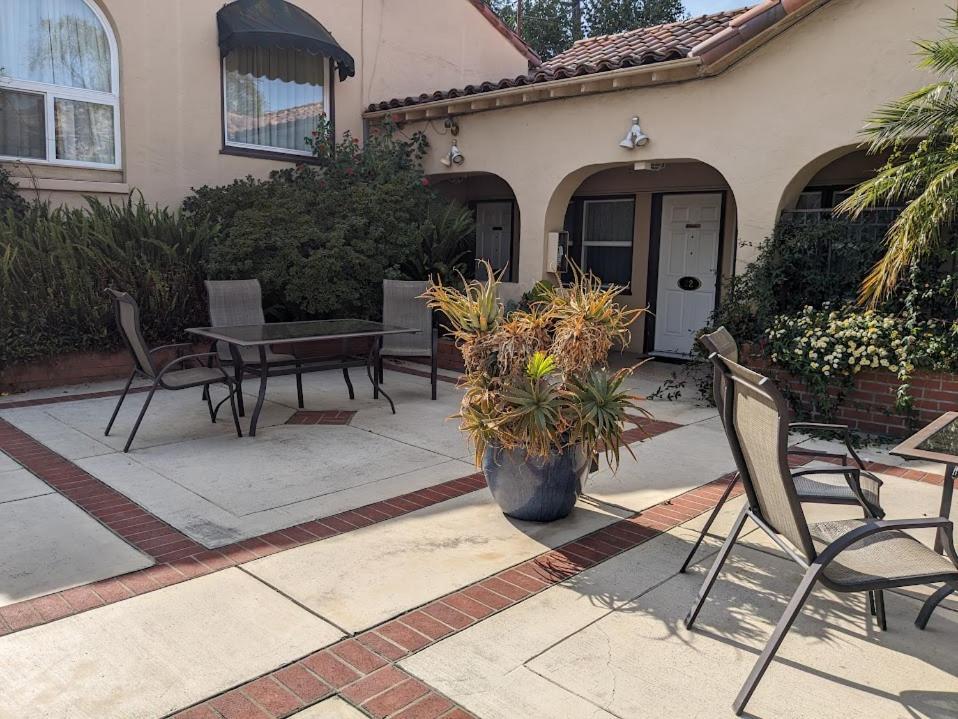 Los Gatos Garden Inn Hotel エクステリア 写真