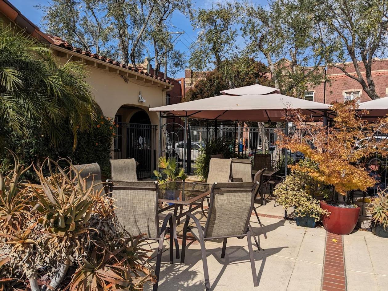 Los Gatos Garden Inn Hotel エクステリア 写真