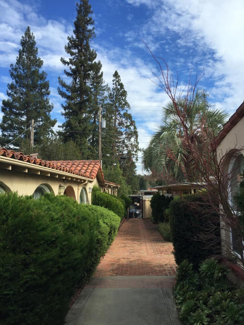 Los Gatos Garden Inn Hotel エクステリア 写真