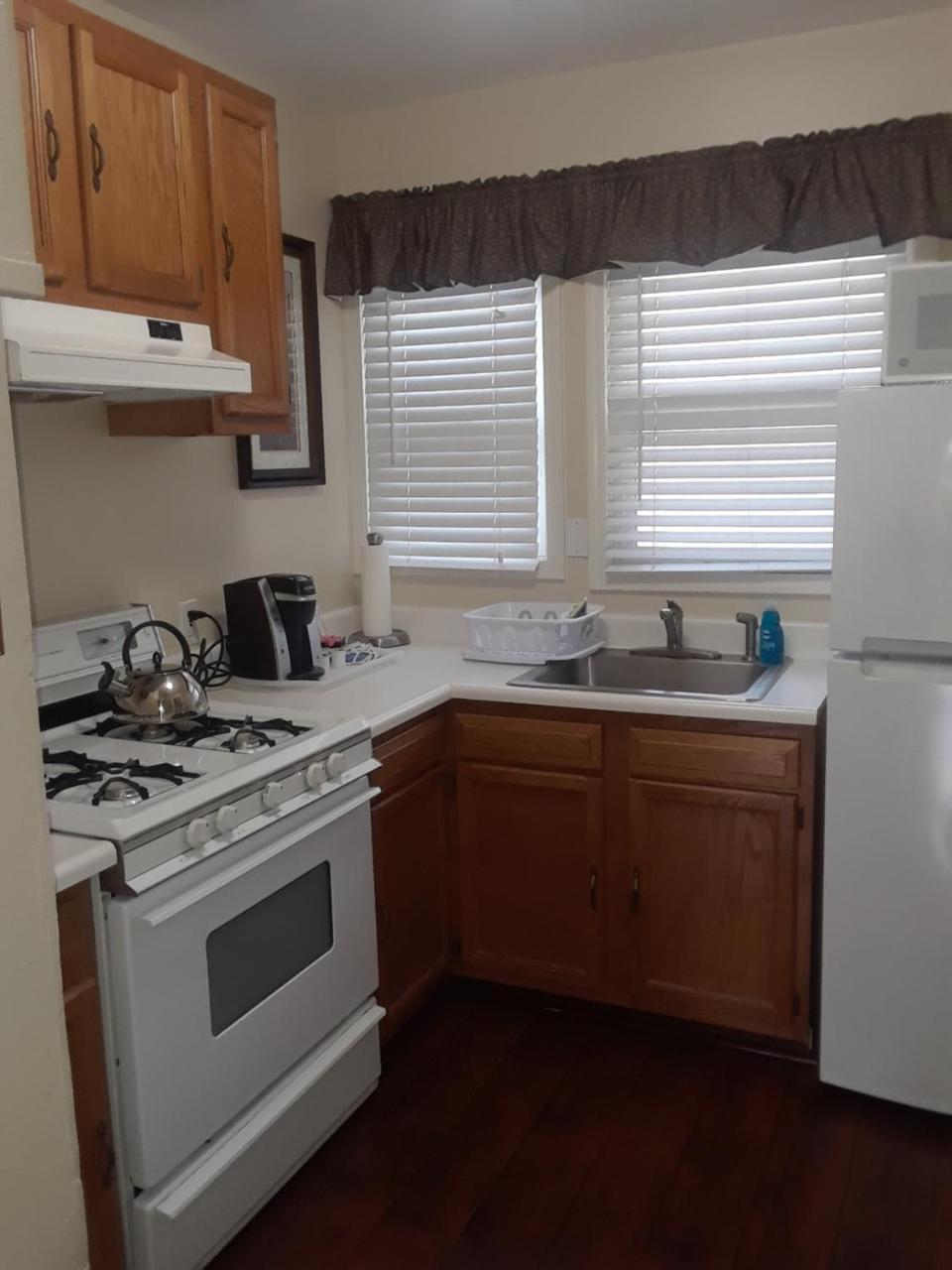Los Gatos Garden Inn Hotel エクステリア 写真
