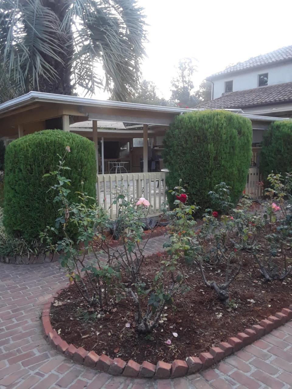 Los Gatos Garden Inn Hotel エクステリア 写真