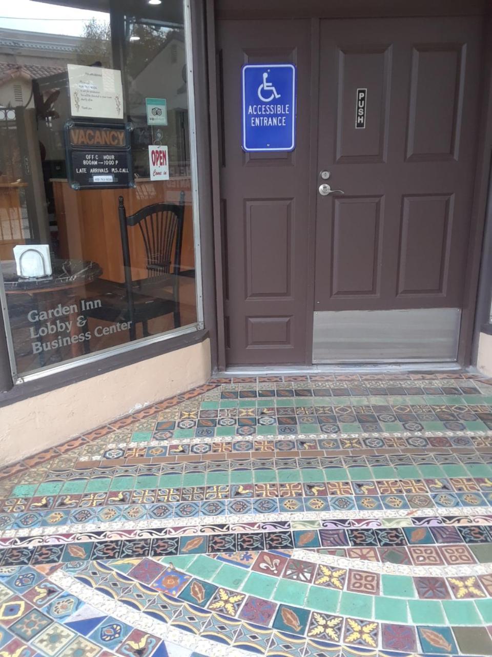 Los Gatos Garden Inn Hotel エクステリア 写真