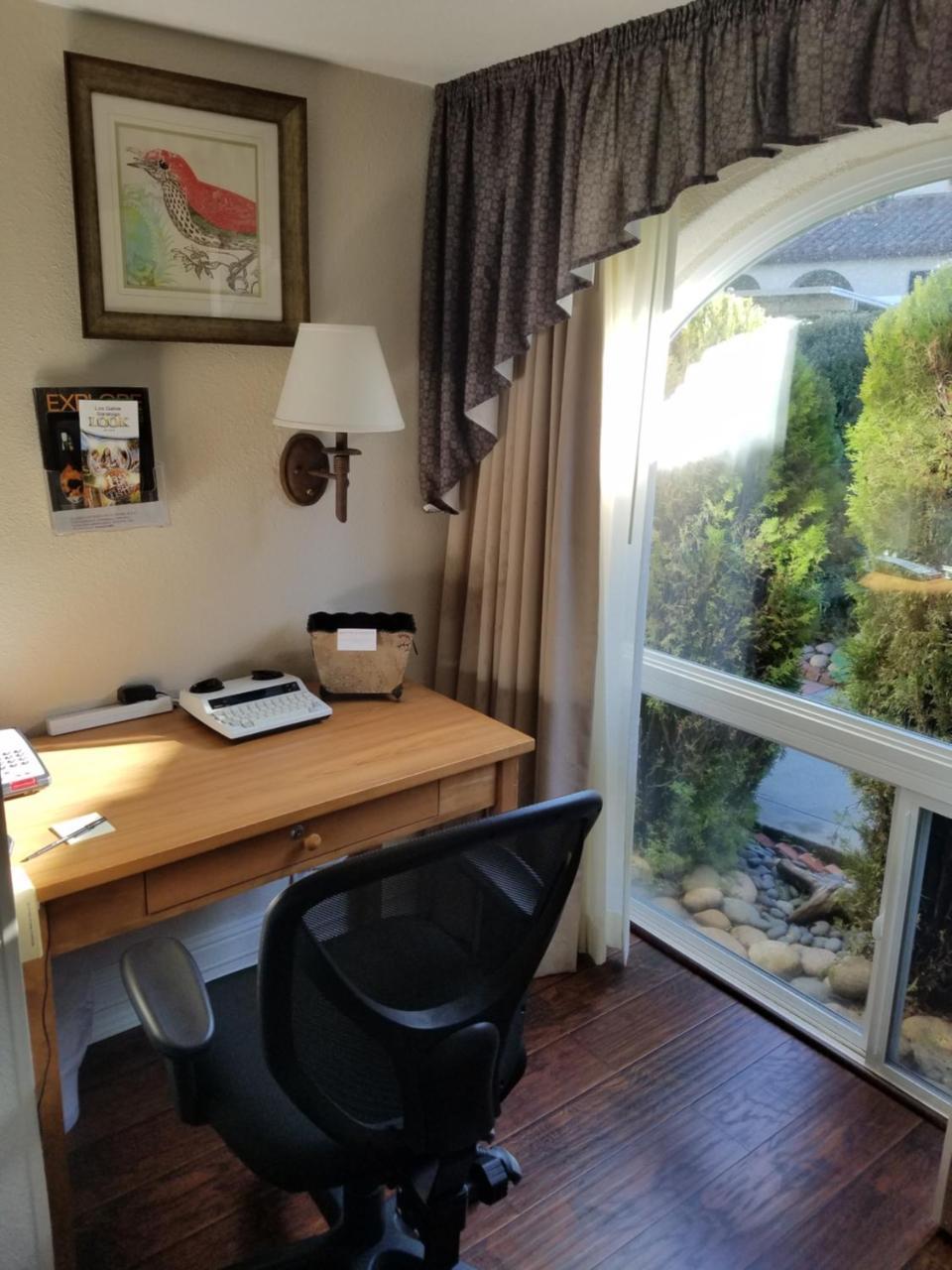 Los Gatos Garden Inn Hotel エクステリア 写真