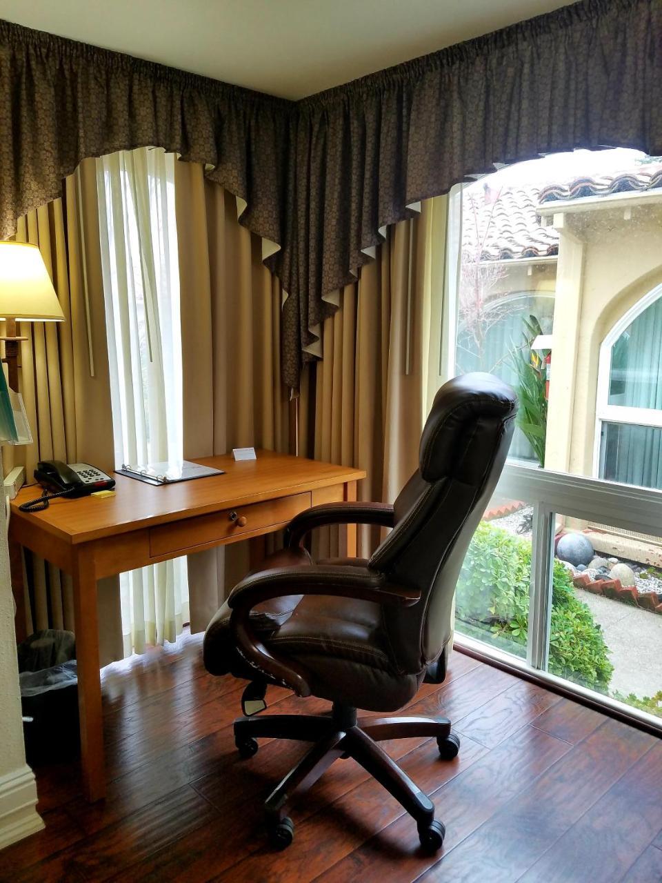 Los Gatos Garden Inn Hotel エクステリア 写真